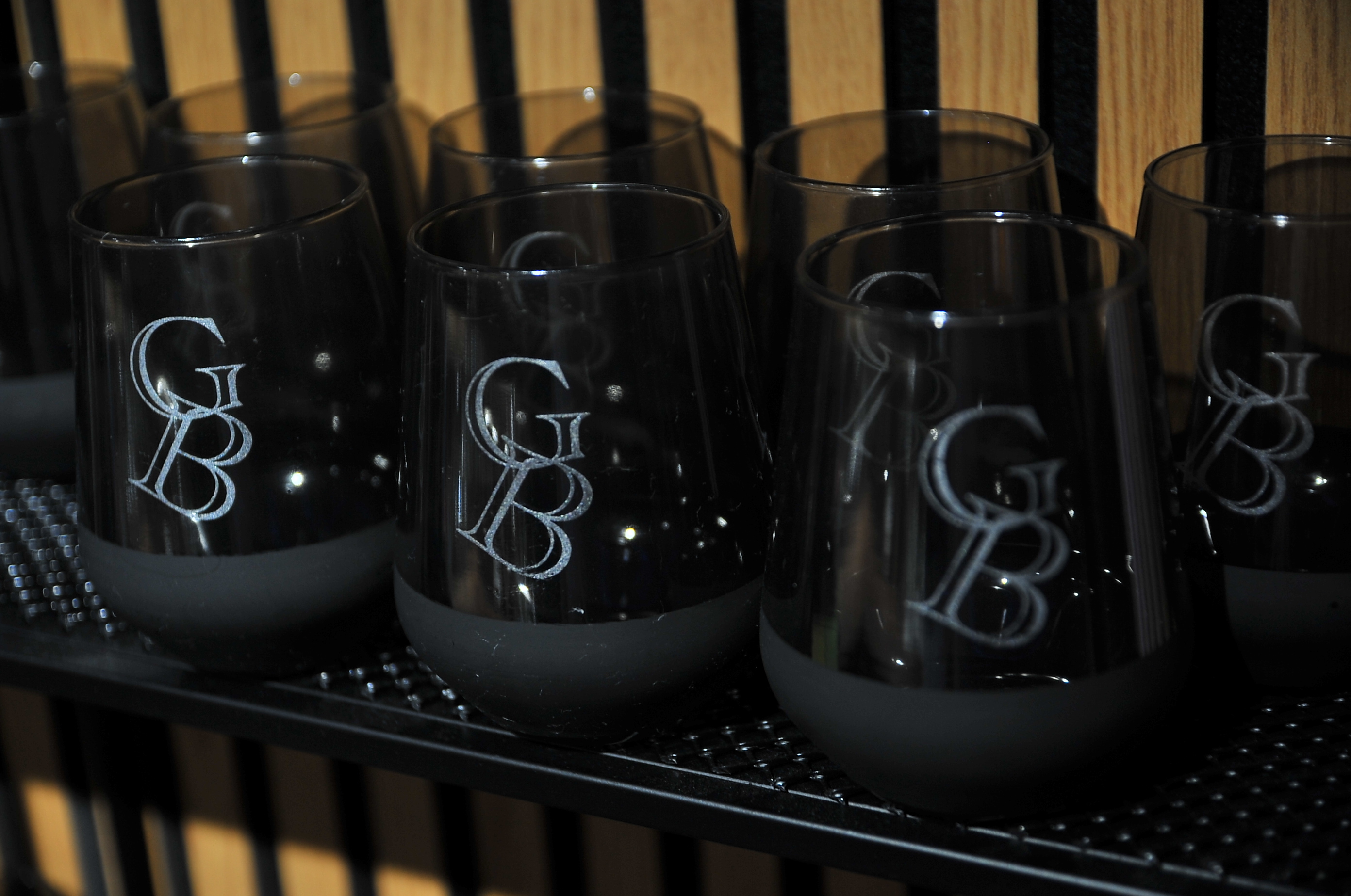 Sklenice s potiskem Lounge Golden&Black Benešov